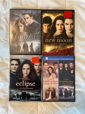 The Twilight Saga 5-Movie DVD Collection - Black